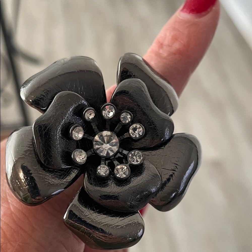 Statement Adjustable Floral Ring Set in Black and Gray - Picture 10 of 10